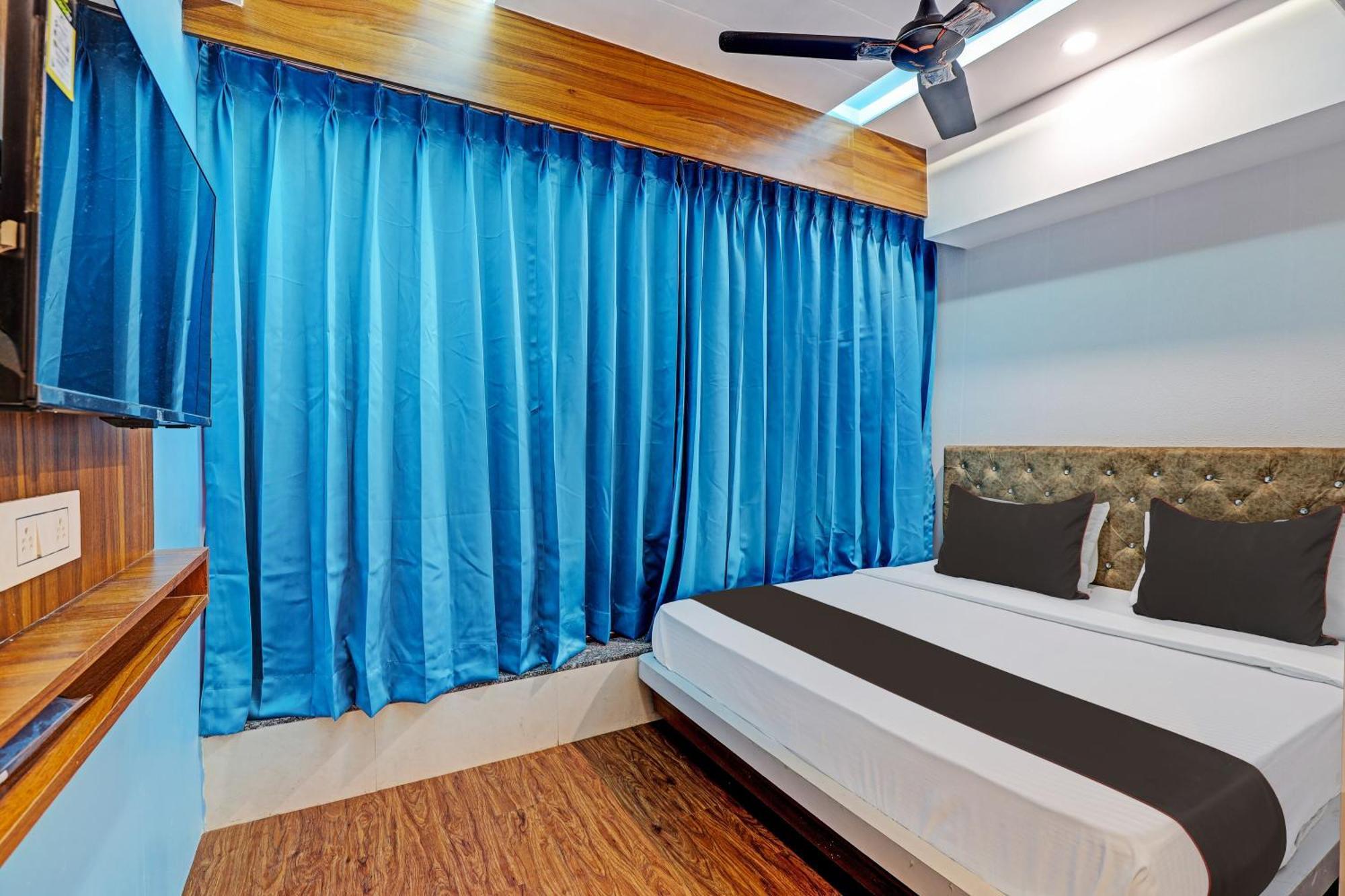 Collection O Hotel Swarg Surate Extérieur photo