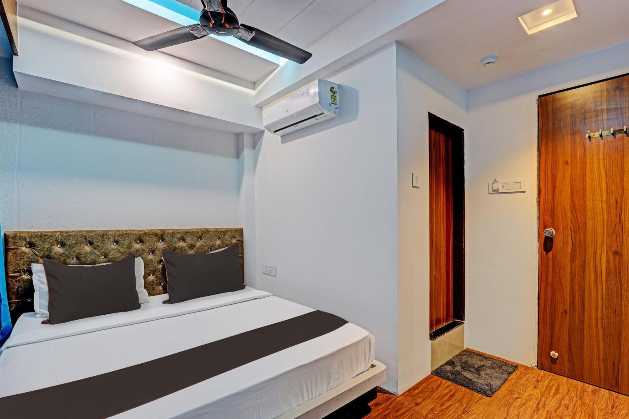 Collection O Hotel Swarg Surate Extérieur photo