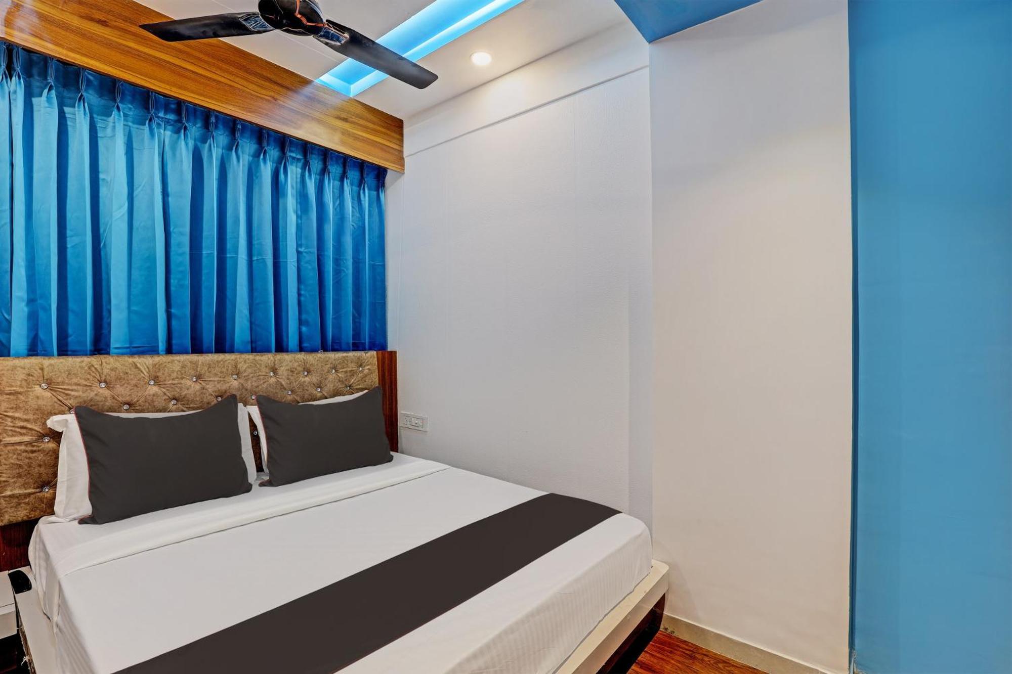Collection O Hotel Swarg Surate Extérieur photo