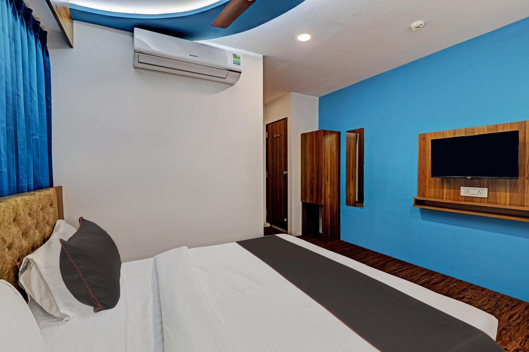 Collection O Hotel Swarg Surate Extérieur photo